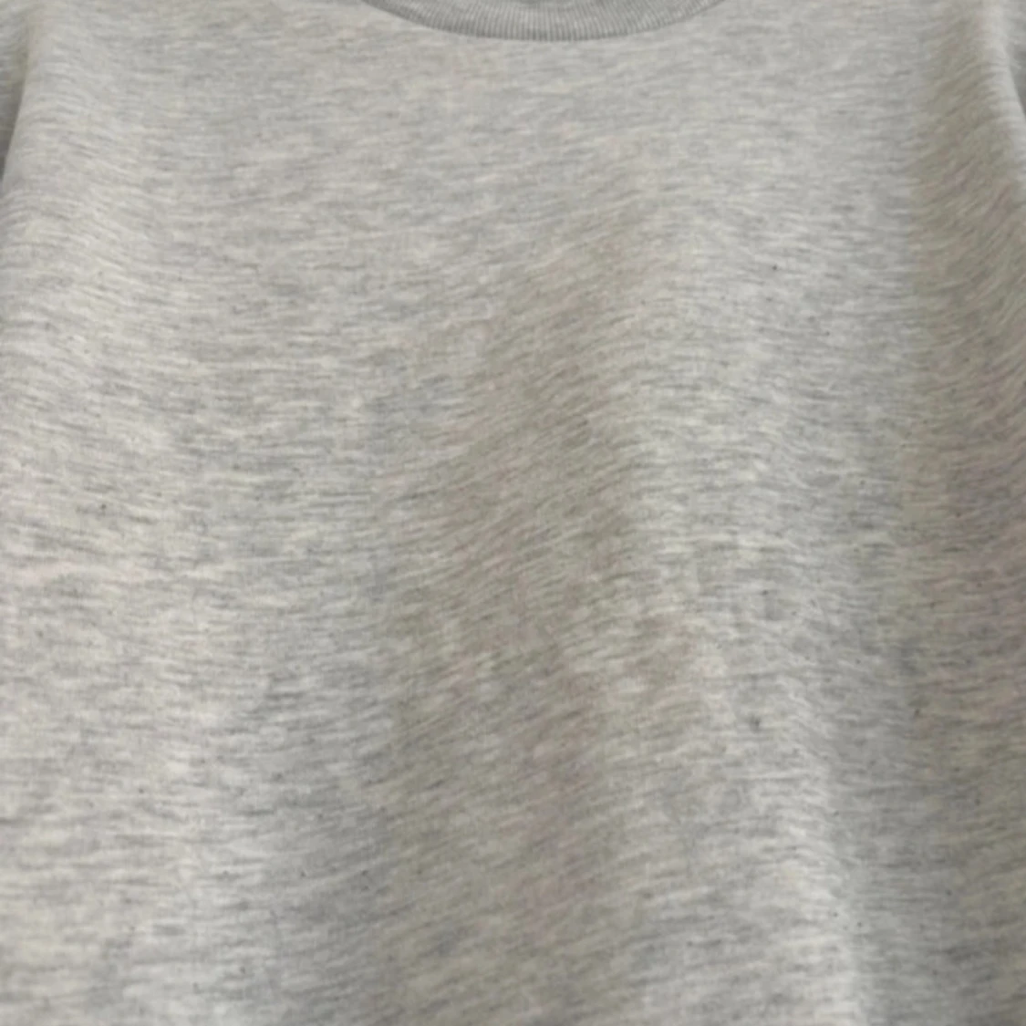 Grå sweatshirt från Basically Basics - 1