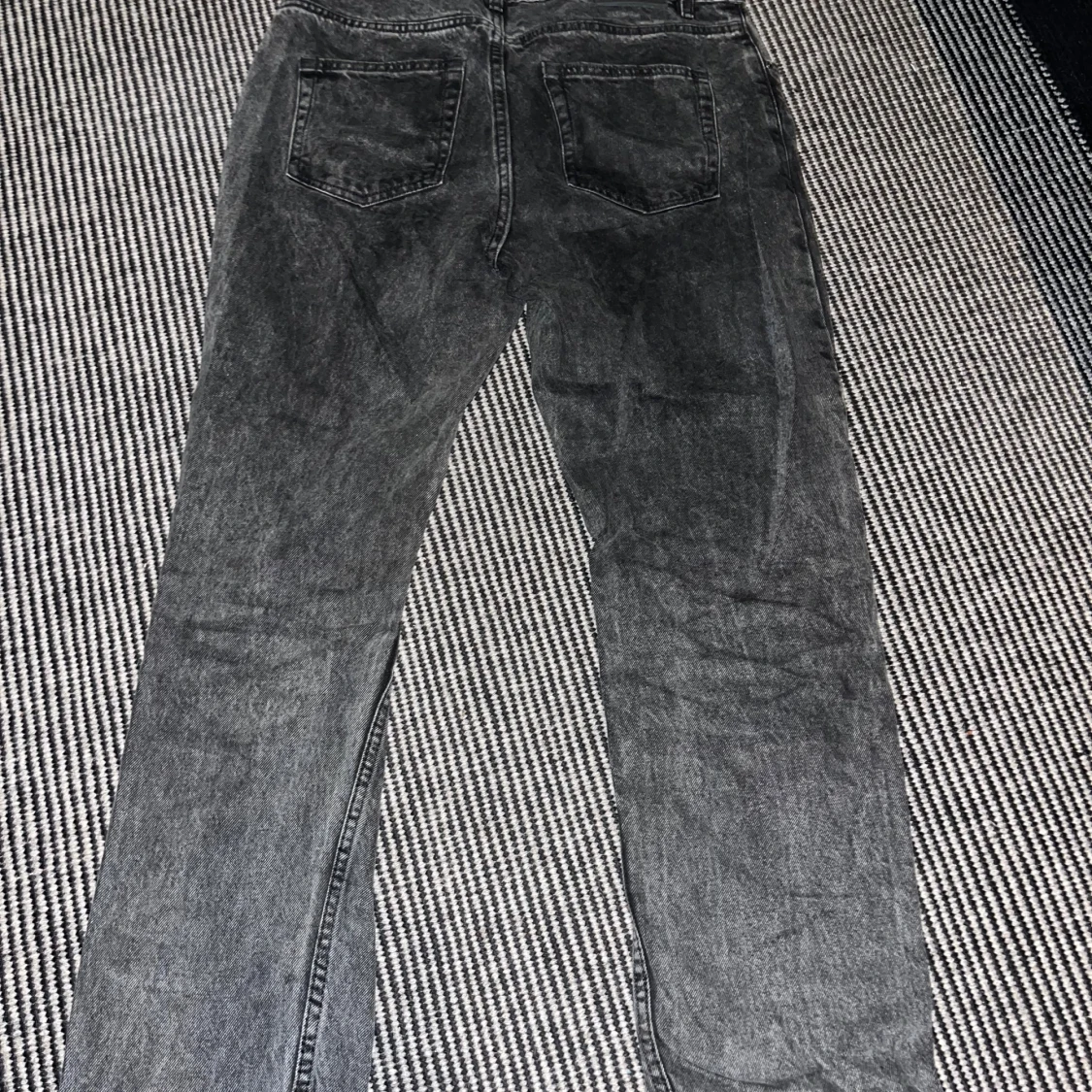 Grå straight jeans från Grunt - 1
