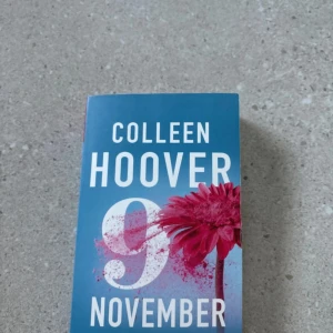 9 November - En oförglömlig kärlekshistoria om Fallon och Ben, två unga vuxna vars oväntade möte leder till en unik tradition och starka känslor. Perfekt för dig som älskar feelgood, romantik och berättelser om att våga följa sina drömmar.