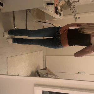 LTB jeans - Jättelågmidjade jeans från LTB, köpte dom nya i våras men jag har inte använt dom mycket då jag tycker de är för små ❣️ Skriv för måtten 💞 stl 25/36 