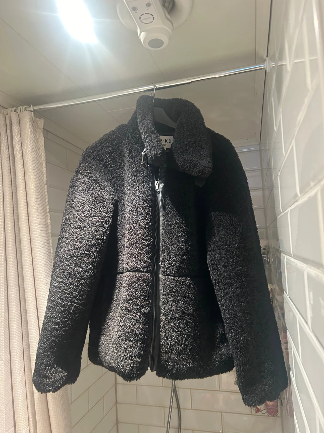 Svart teddyjacka från NA-KD - 1