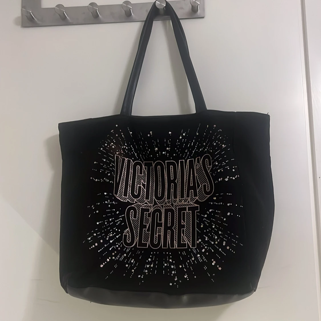 Svart väska Victoria's Secret - 1