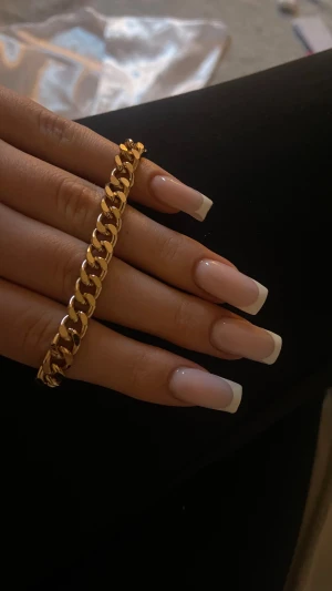 Oanvänt guldarmband - Helt oanvänt guldarmband från timi of Sweden som jag säljer eftersom jag ej använder guld!💕