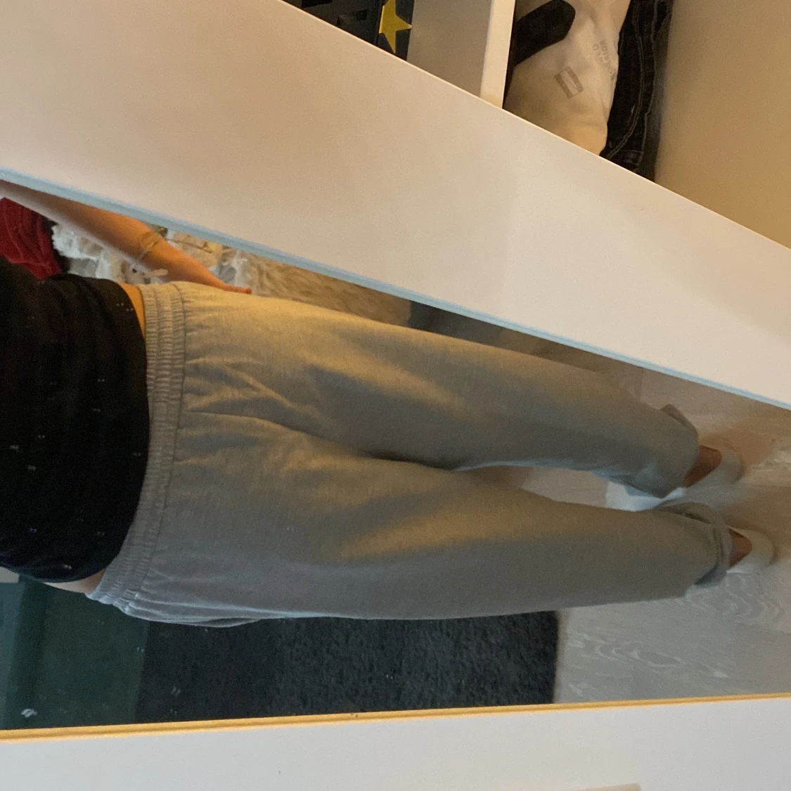 Grå mjukisbyxor med snörning - 2