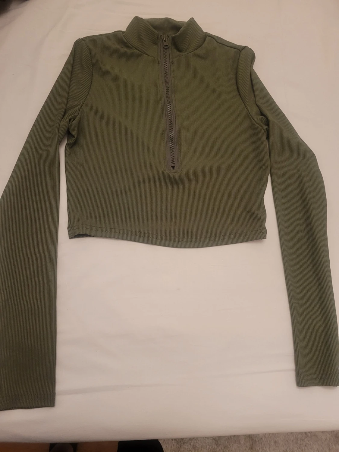 Olivgrön croppad polotopp från SHEIN