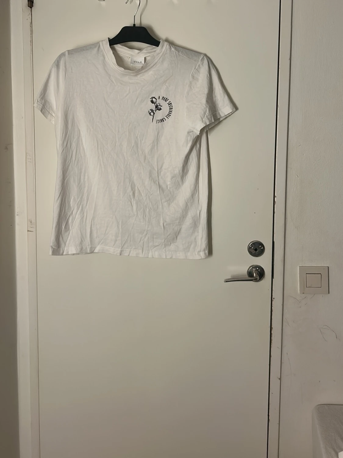 Vit t-shirt från VILA med tryck