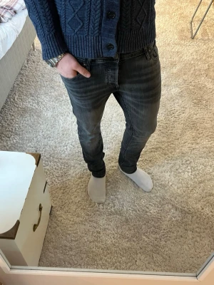 Jack & Jones Glenn Jeans - Jack & Jones Jeans | skick 9/10 | Storlek 32/30 | Pris - 399kr | Modellen är ca 179cm lång | Hör av dig vid minsta fråga eller fundering!!