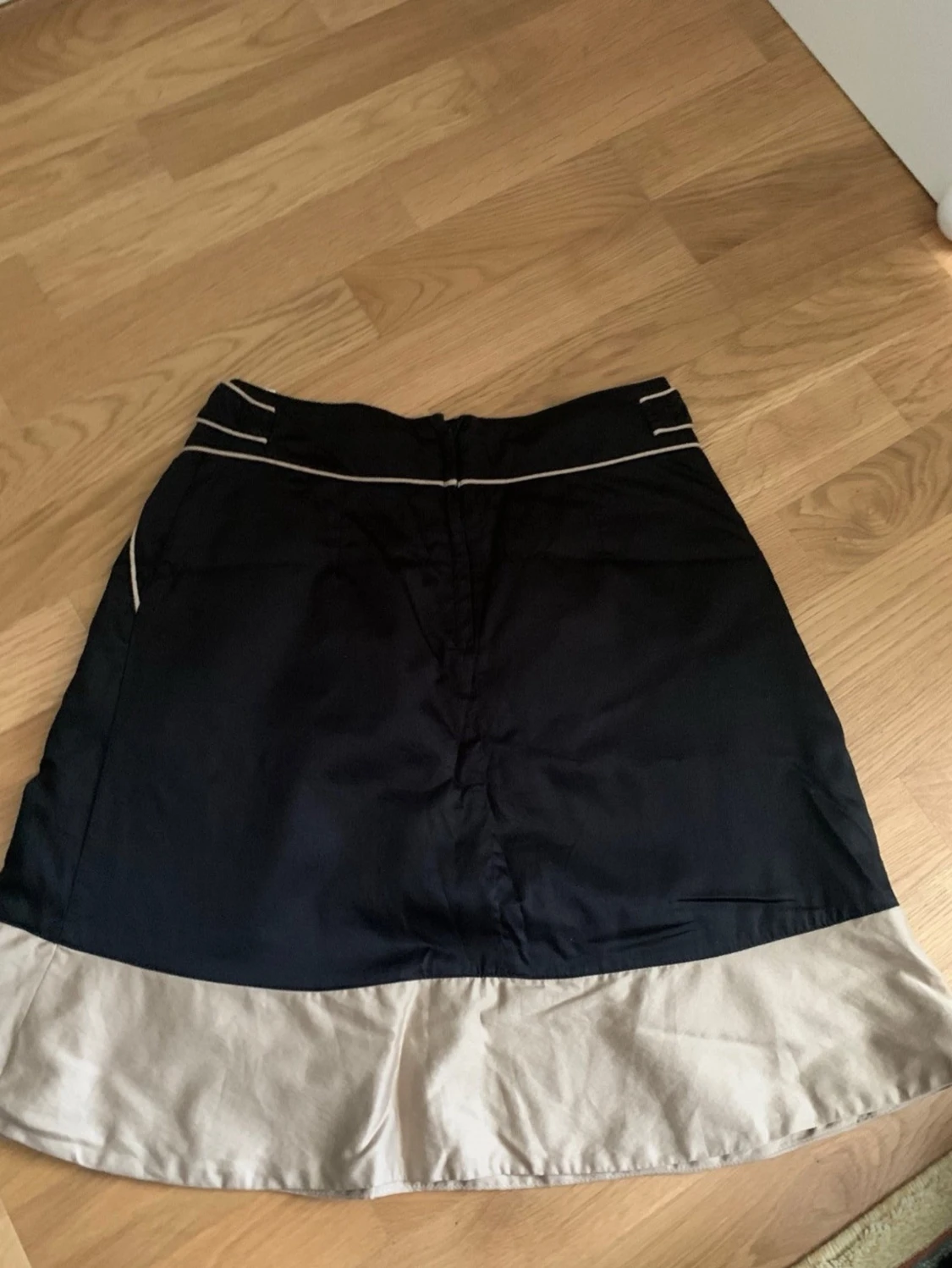 Söt kjol i  strl 36 - 3