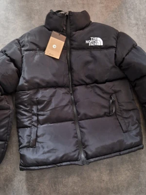 Dun jacka vinter - Helt ny north face jacka, aldrig använd!