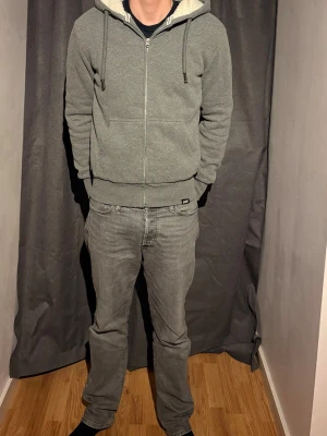 Superdry varm zip up - Riktigt fet zip med skön fåret Sean på insidan🐑