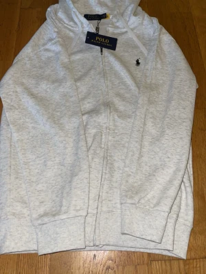 Polo Ralph lauren hoodie  - Helt ny inga skador 