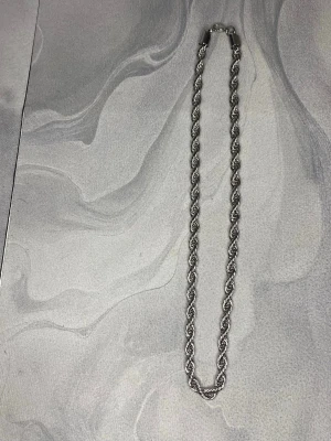Silver pläterad Cordell halsband - Aldrig använd 8mm tjock 60cm lång. Rostfri snabb frakt.