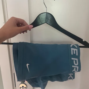 Nike Pro blå träningstights-shorts - Blåa fina träningsshort, pris kan diskuteras!