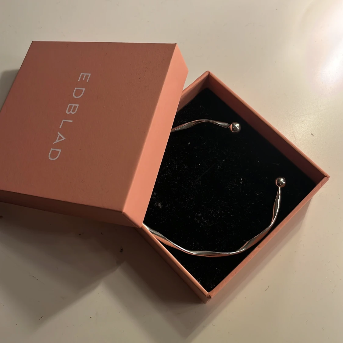 Silvrigt armband från Edblad