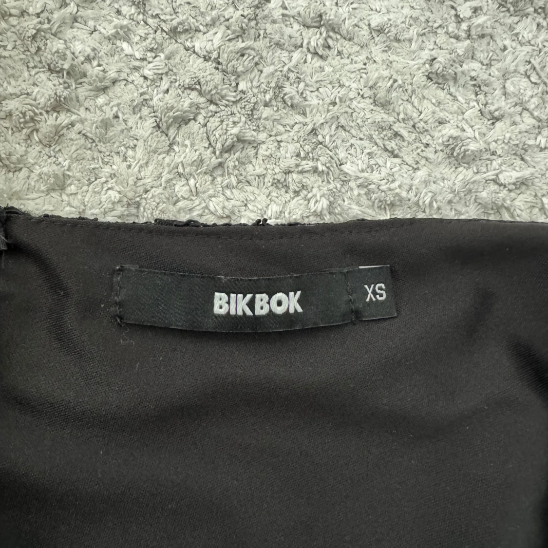 Svart spetsklänning från Bik Bok XS - 2