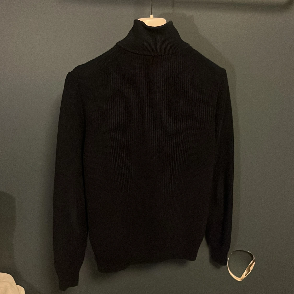 Svart stickad polotröja från Zara - 1