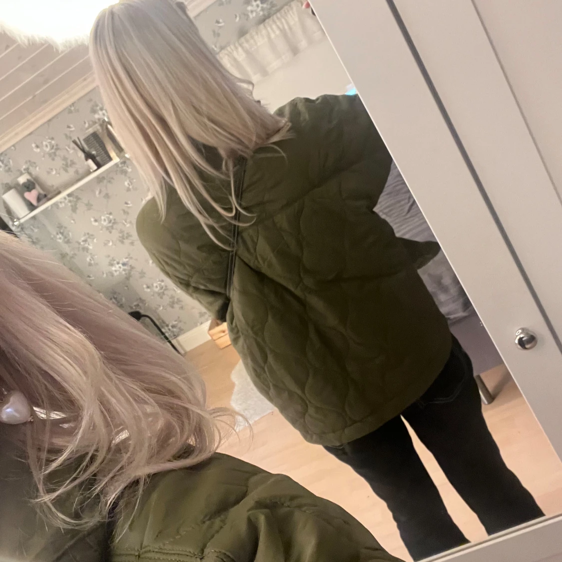 Olivgrön quiltad poncho  i storlek S - 2