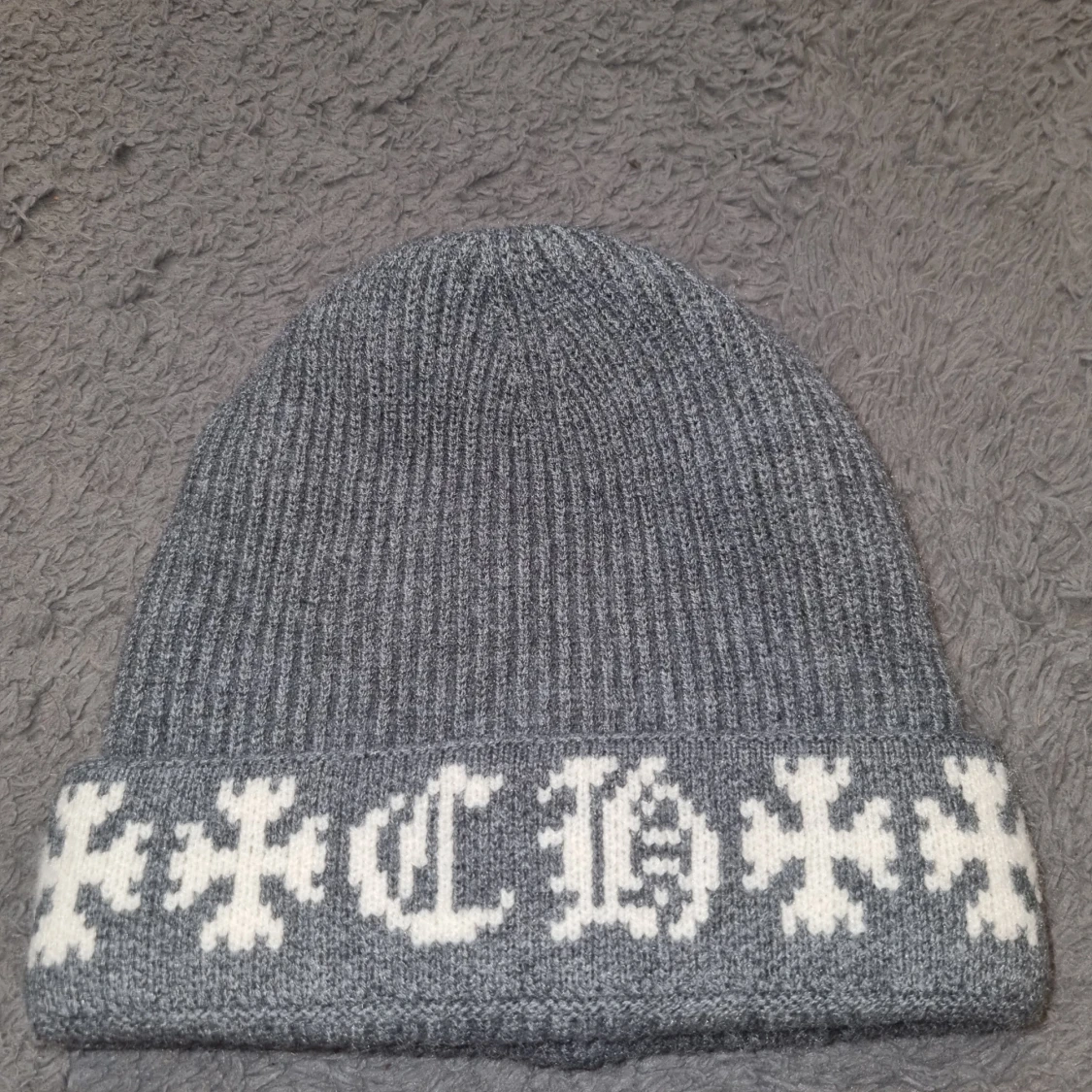 Grå Chrome Hearts mössa