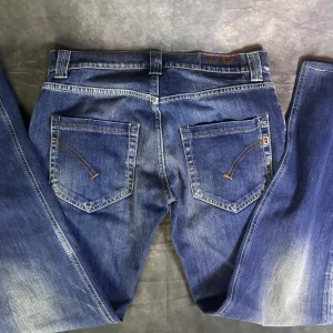 Dondup slim fit jeans - Mycket fint skick | Size 33 passar 30/30  | fraktar spårbart inom 24 timmar |  för att köpa klicka ” köp nu” | vid frågor skriv ett meddelande |