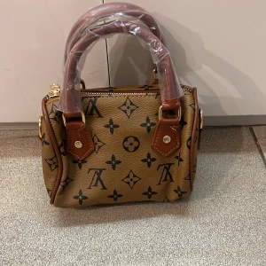 Trendigt väskan  - Snygg brun väska 