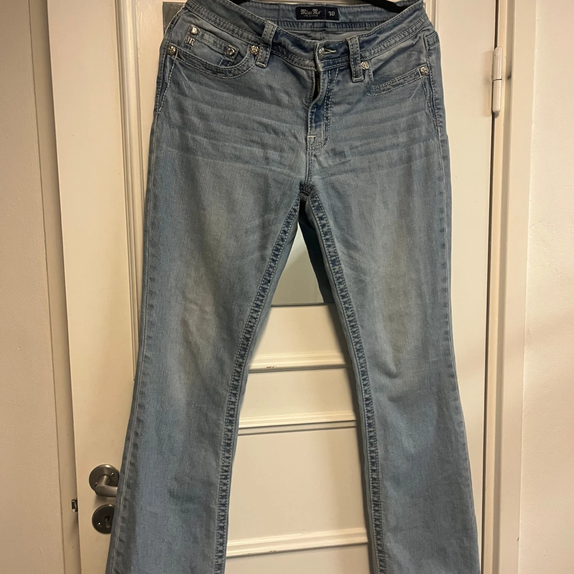 Miss Me ljusblå bootcut jeans stl 30 - 4