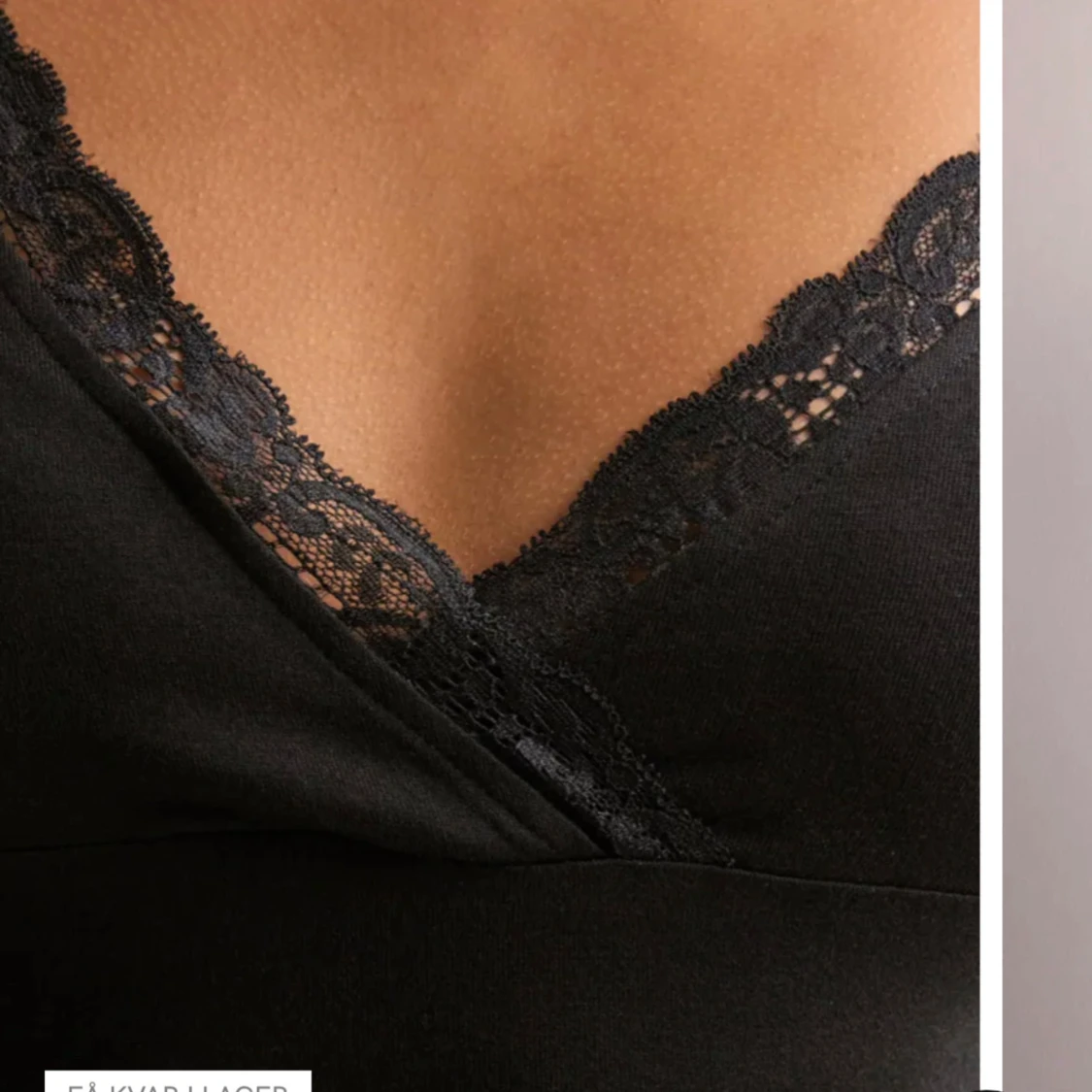 Svart omlottopp med spetsdetalj - 2