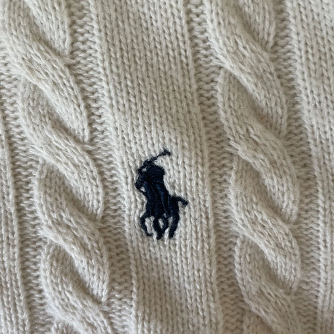 Vit kabelstickad tröja från Polo Ralph Lauren - 1