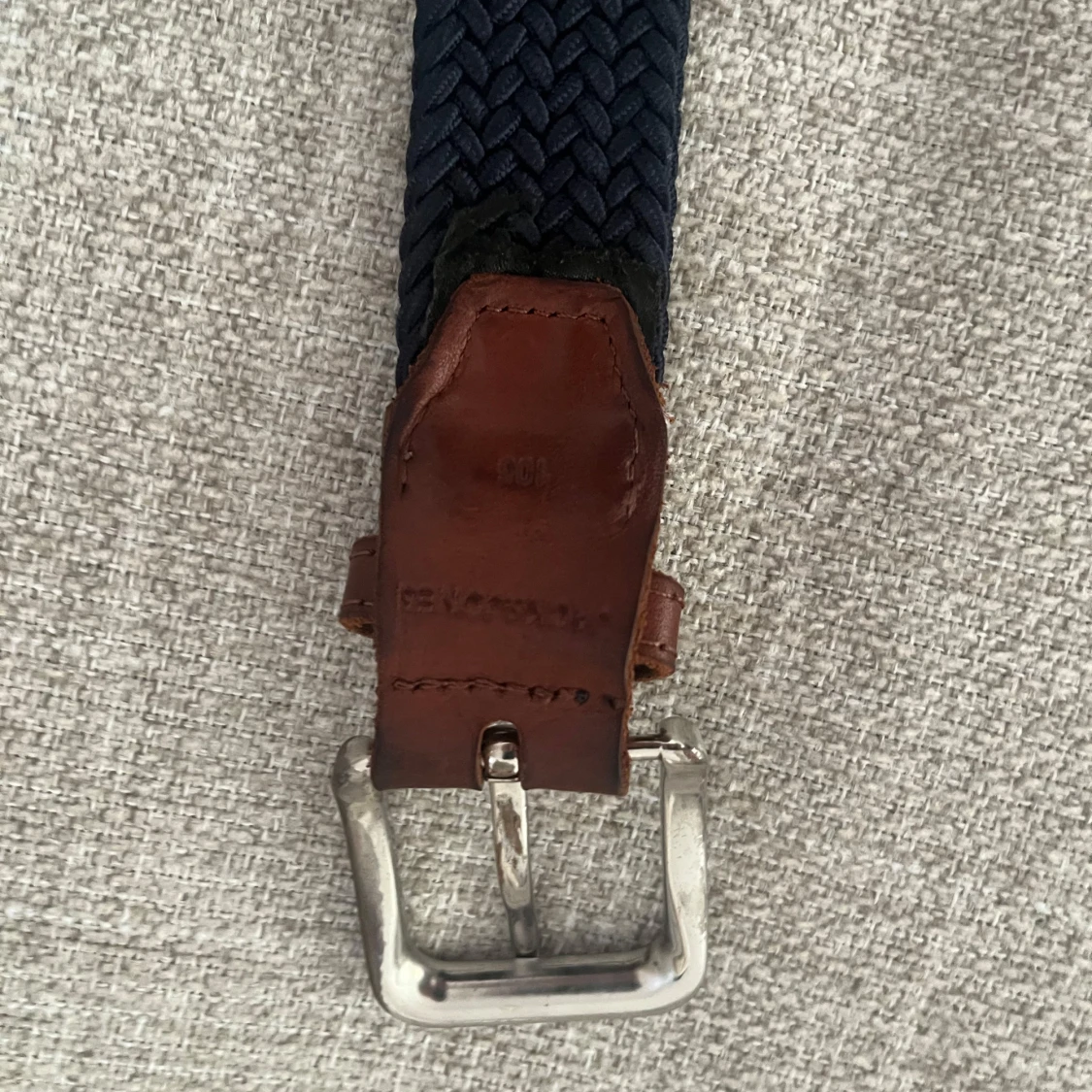 Mörkblå flätat bälte med skinn - 2