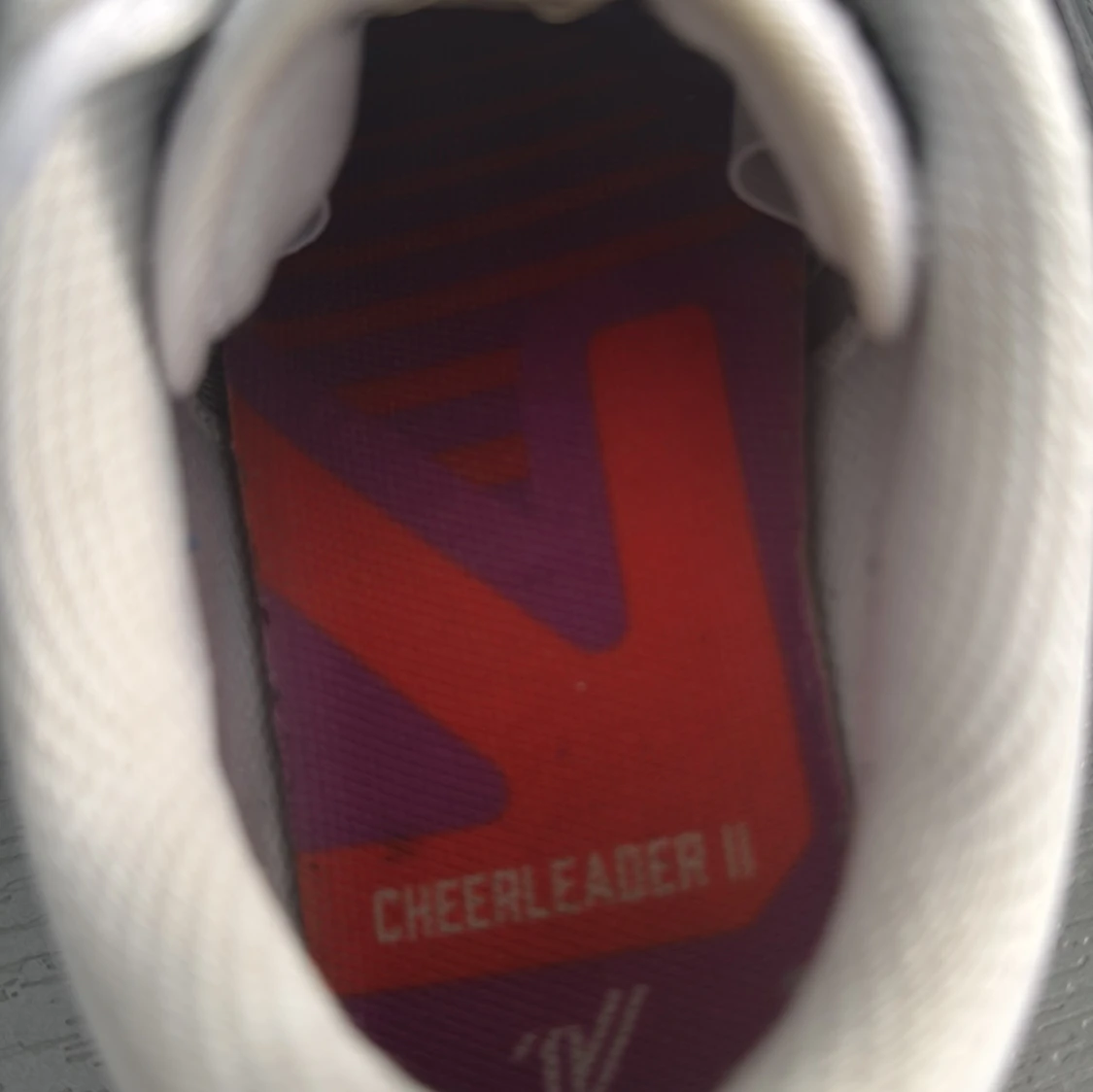Vita cheer sneakers från Varsity - 4