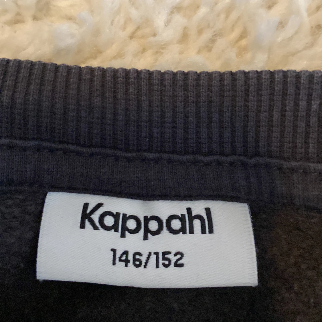 Svart sweatshirt från Kappahl YOUTH - 2