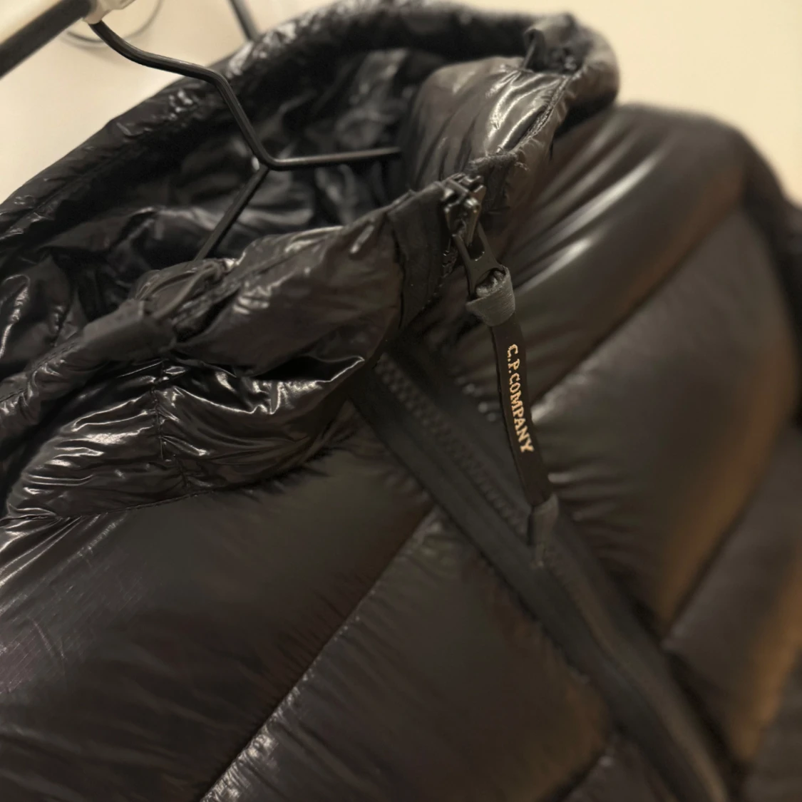 Svart pufferjacka från C.P. Company - 3