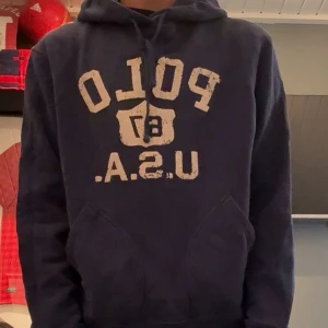 Ralph lauren hoodie  - PL hoodie I nyskick|| Nypris 2500 mitt pris 899|| storlek M|| perfekt nu till hösten/vinter||