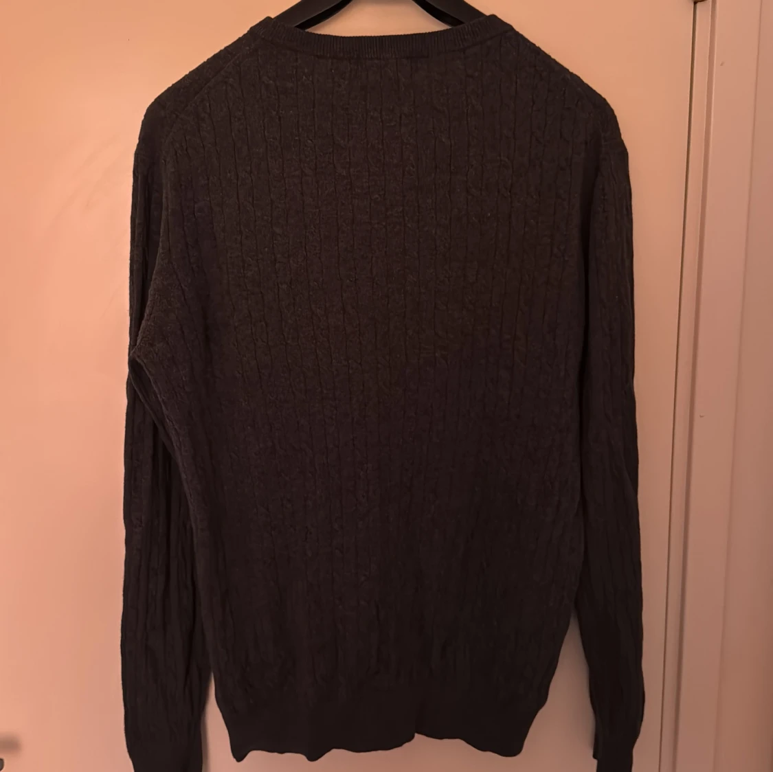 Mörkgrå kabelstickad tröja Signature - 2