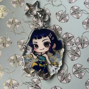 Kpop demon hunters Zoey resin keychain - Keychain of Zoey from Kpop demon hunters! Perfect for your bag decorations or collection :)  With resin on both sides making it look extra glossy!