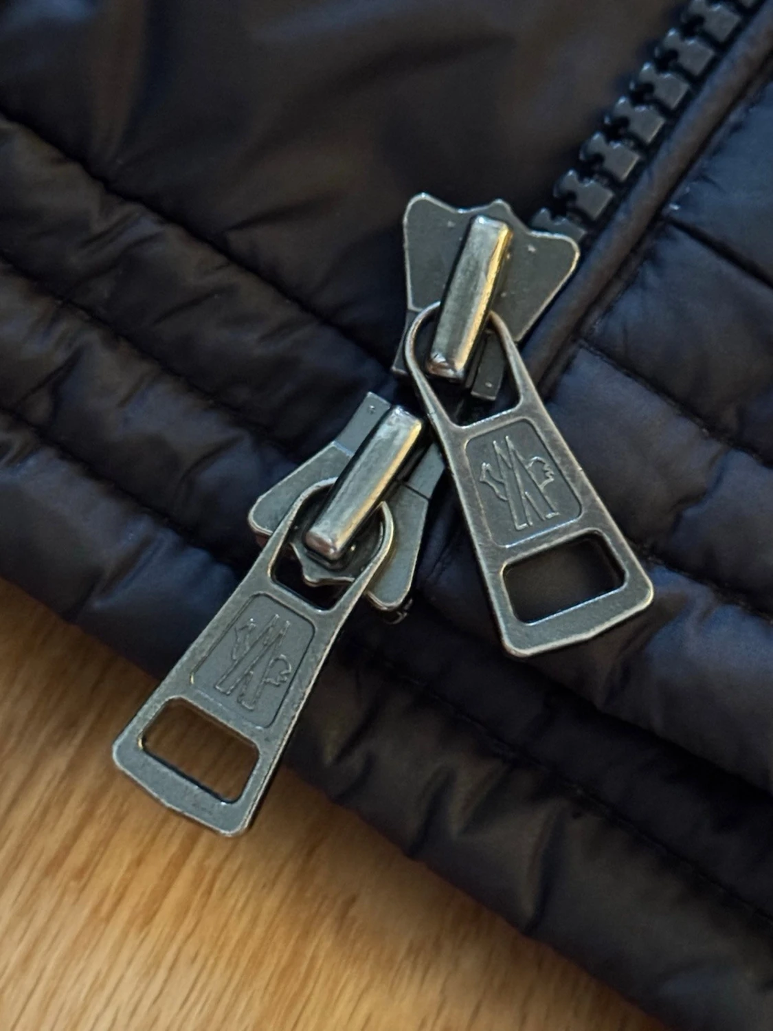 Svart pufferjacka från Moncler - 6