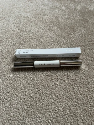 Caia eye pen  - Helt ny, nypris 265kr mitt pris 159kr, färgen ”FROM AM”, priset går att diskuteras💞