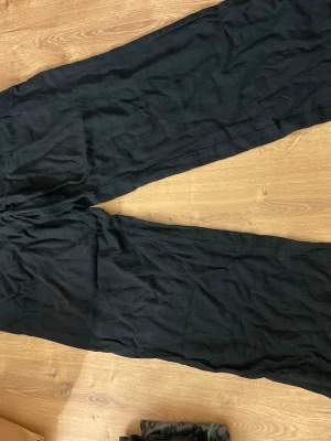 Mörkblå linnebyxor - Mörkblåa linnebyxor