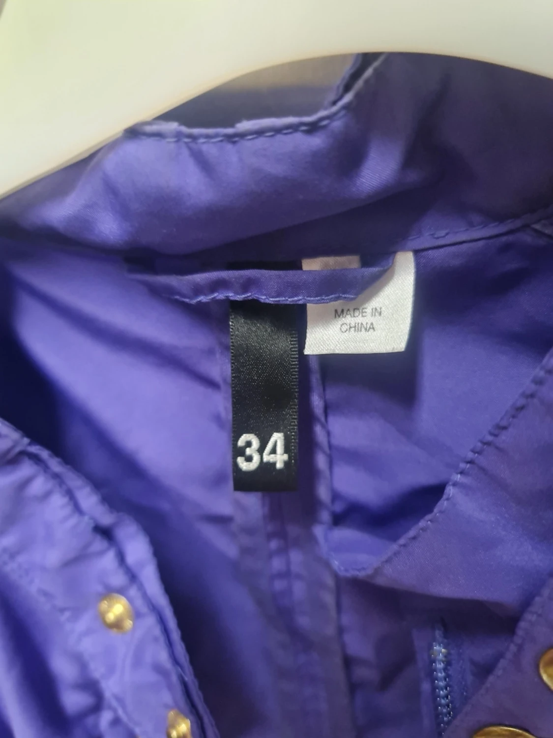 Lila jacka från DIVIDED - 2