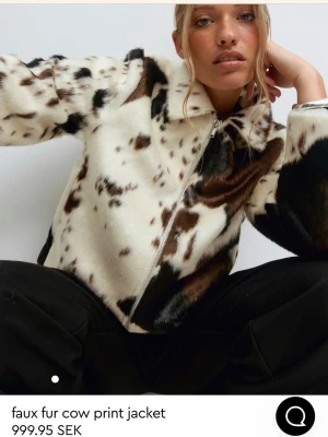 Jacka ko-mönster - Superfin jacka från Gina. Använd 1 gång endast!