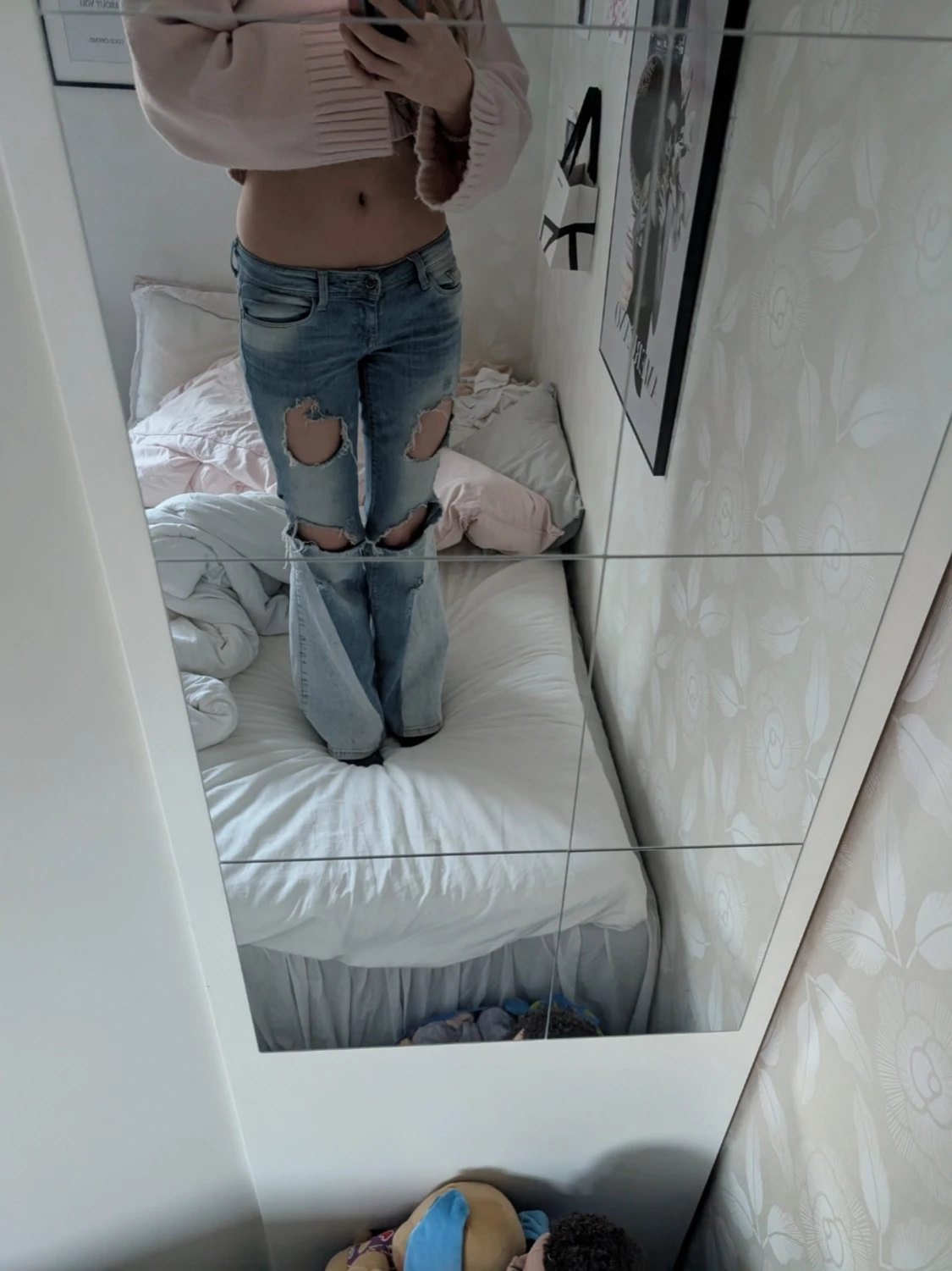 Blå bootcut jeans med slitningar - 2