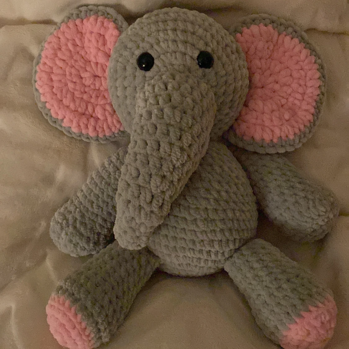 Supersöt handvirkad elefant  (