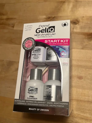 Depend GeliQ UV/LED Startkit - Depend GeliQ Startkit med UV/LED-lampa, base coat, top coat, pre-cleanser och high shine cleanser. Aldrig använt pga felköp och kan ej skicka tillbaka längre. Har du några frågor är det bara att skriva privat