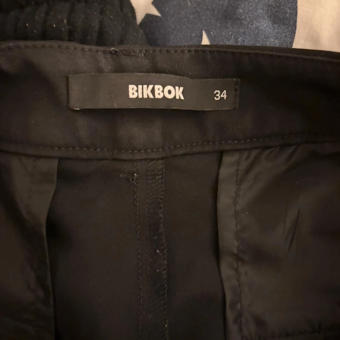 Svarta Kostymbyxor från BikBok - 2