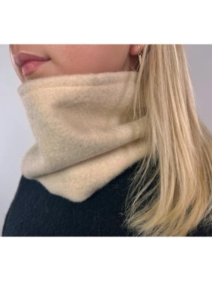 Vit kashmir buff - 011 vit buff. 100% återvunnen kashmir i riktigt fint skick!🐐erbjuder upphämtning i Västerås och Sala!