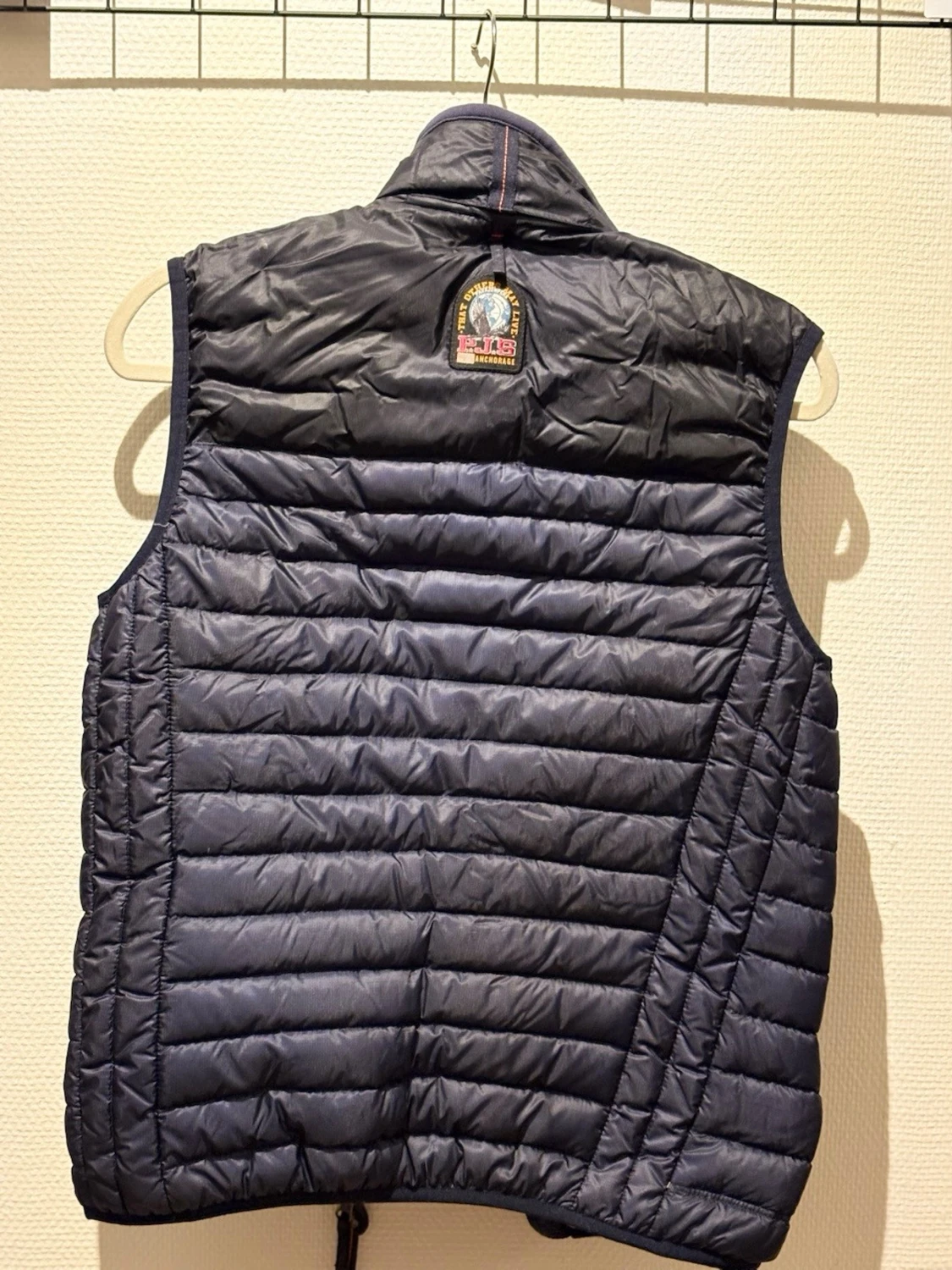 Marineblå dunväst från Parajumpers  - 4