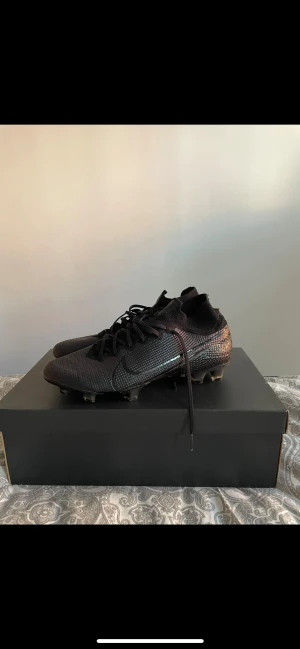 Nike Mercurial Superfly  7 - Nästan helt oanvända. Storlek 44. Skick 9/10 ✨Nypris är 2799 kr