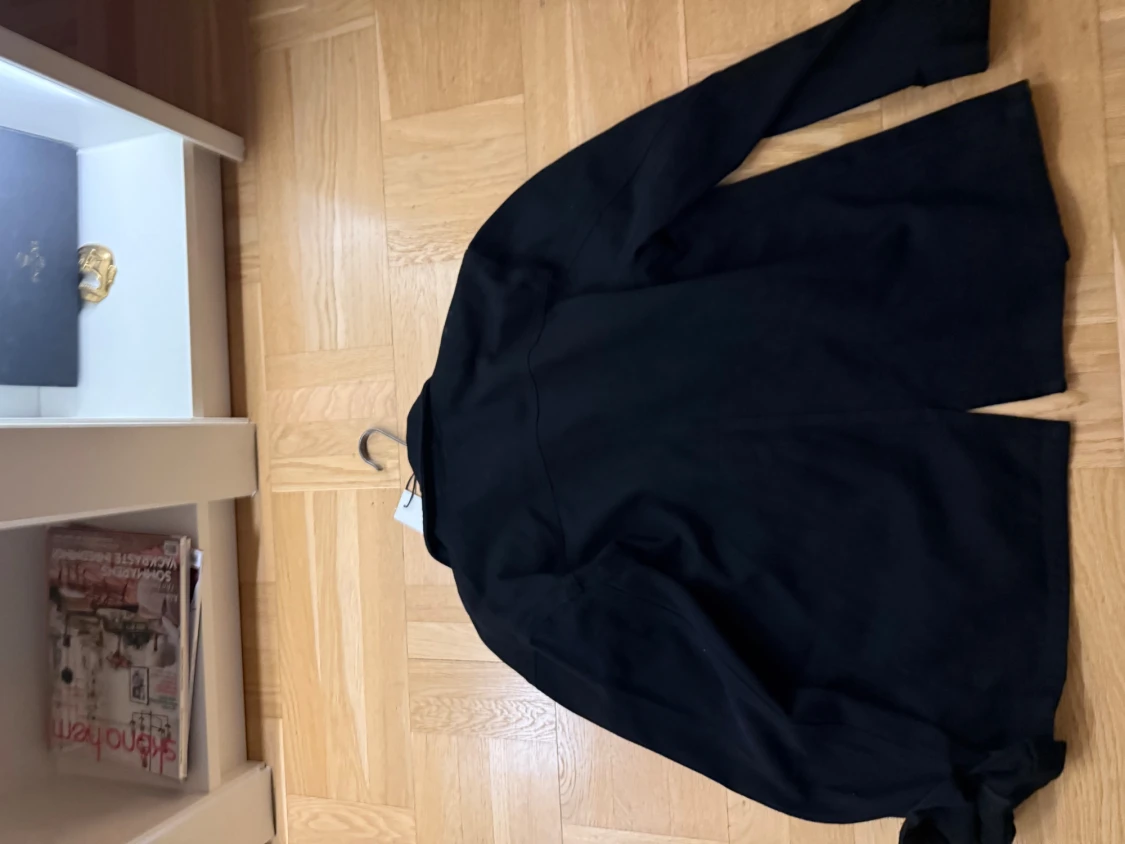 Svart overshirt med fickor - 1