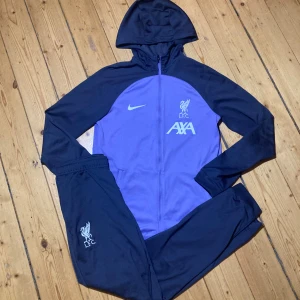 Lila Liverpool trängnings set - Ett lila liverpool tränings set som är en perfekt julklapp! 🎄