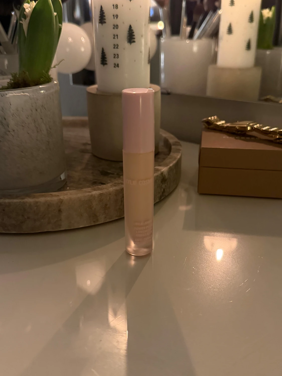 Kylie Cosmetics concealer 1N