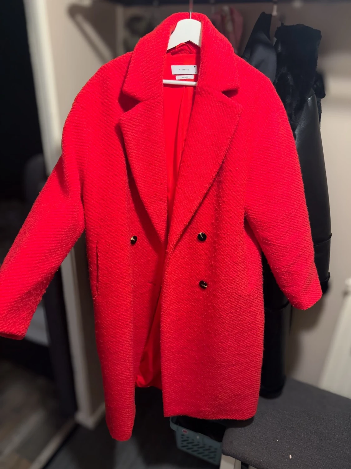 Röd kappa från Reserved (Wool blend)  - 1